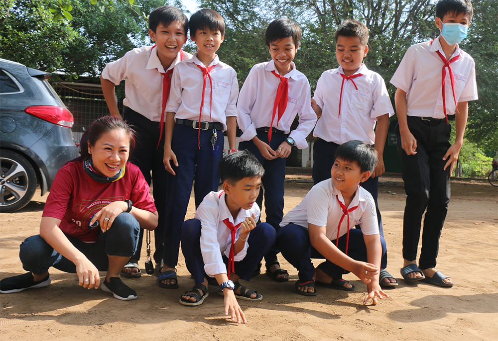 Tiếp cận giáo dục bình đẳng cho học sinh khó khăn vùng nông thôn.